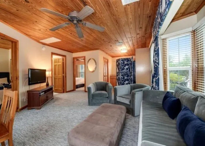 Holiday home Spacious With A Private Balcony Near Clearwater, Florida